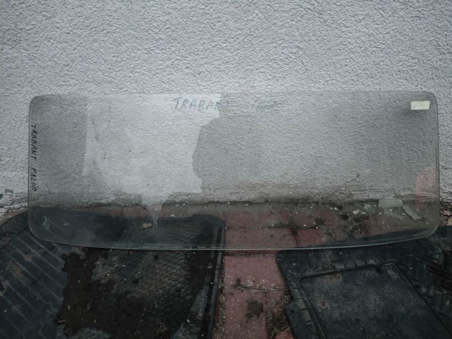 Szyba przednia czołowa Trabant