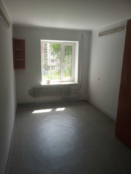 2 кімнатна квартира на Виставці. 50м.кв.