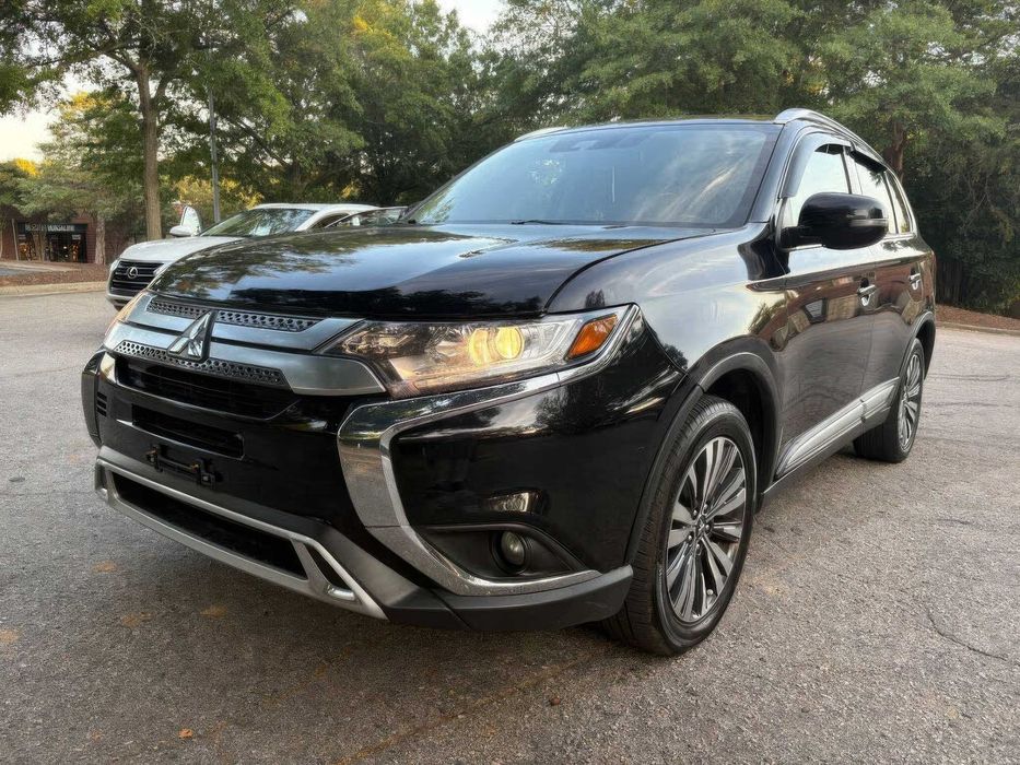 Mitsubishi Outlander SE S-AWC      2020