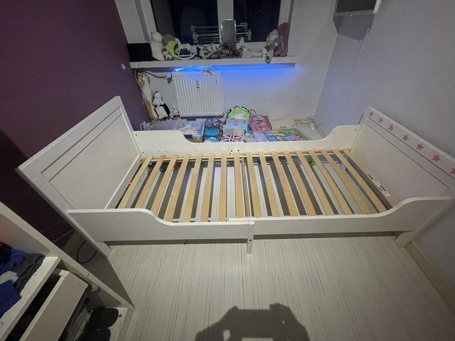 Ikea Sundvik -  łóżko dziecięce rozsuwane. Rośnie z dzieckiem