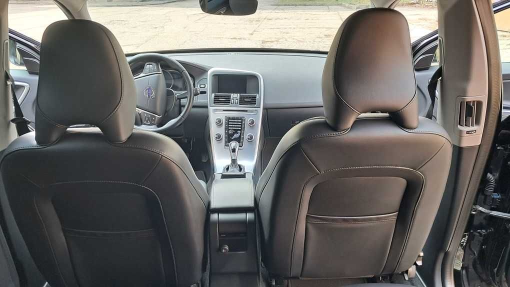 Volvo XC60 D4 perfekcyjny stan, bezwypadkowy, dynamiczny, oszczędny