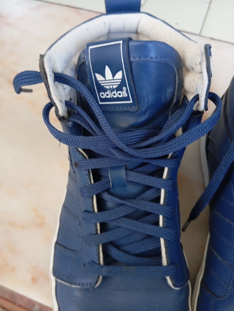 Tênis  bota adidas
