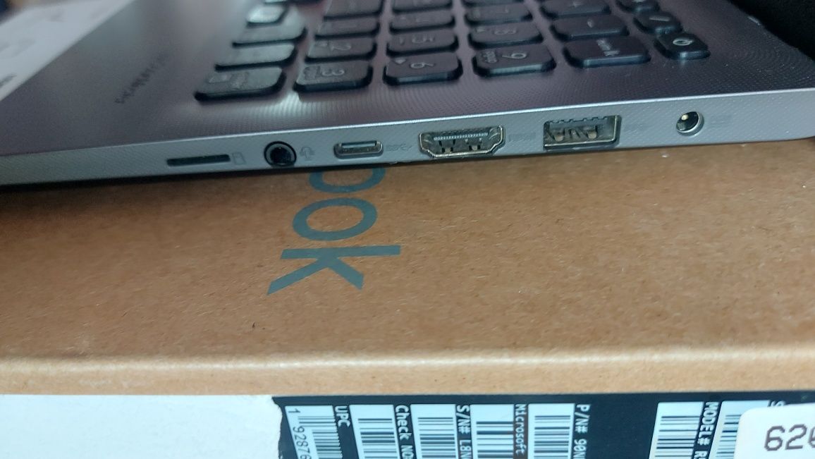 Laptop Asus Vivobook R R564JA