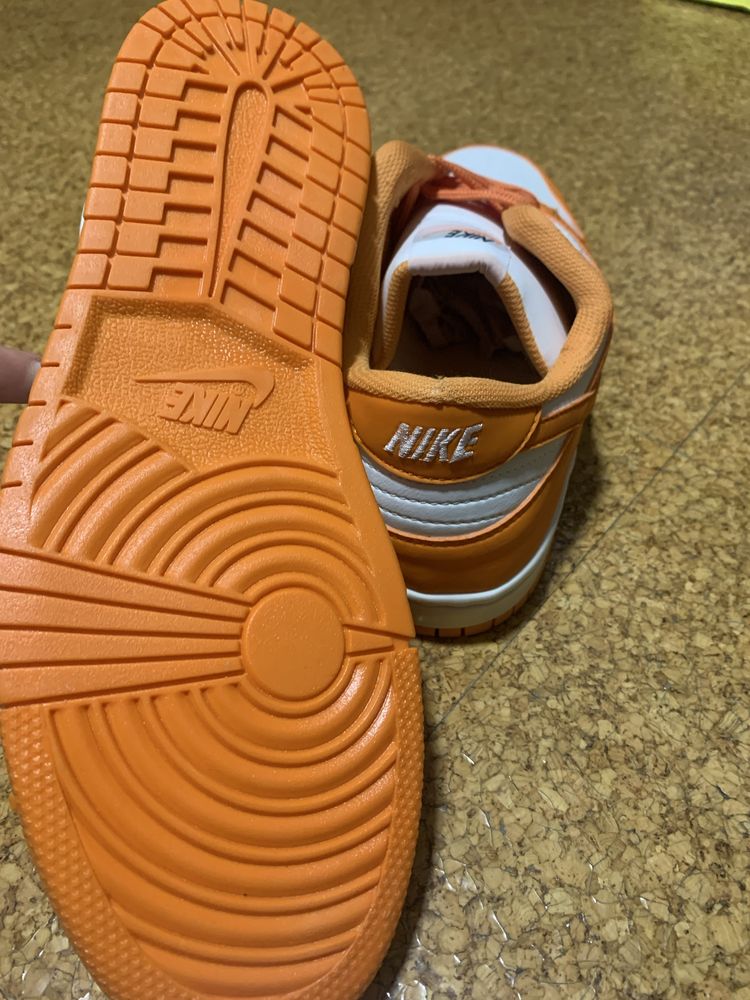 Nike dunk Laranja 43