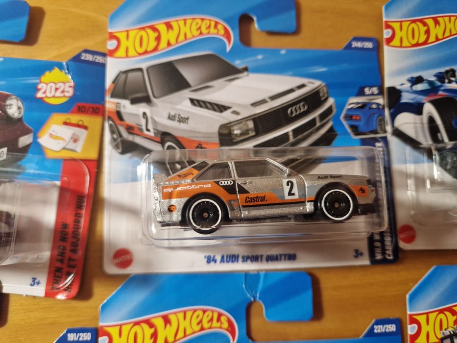 Coleção hotwheels,  ferraris, Porsches, TH