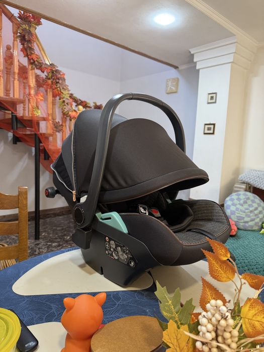 Автокрісло від народження Peg Perego Primo Viaggio Lounge