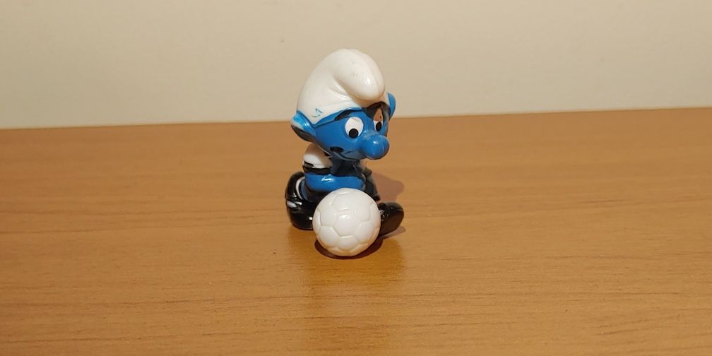 Figurka UNIKAT kinder Smerf piłkarz 1988 z jajka niespodzianki