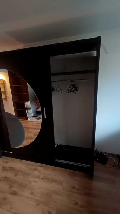 Szafa używana duża czarna