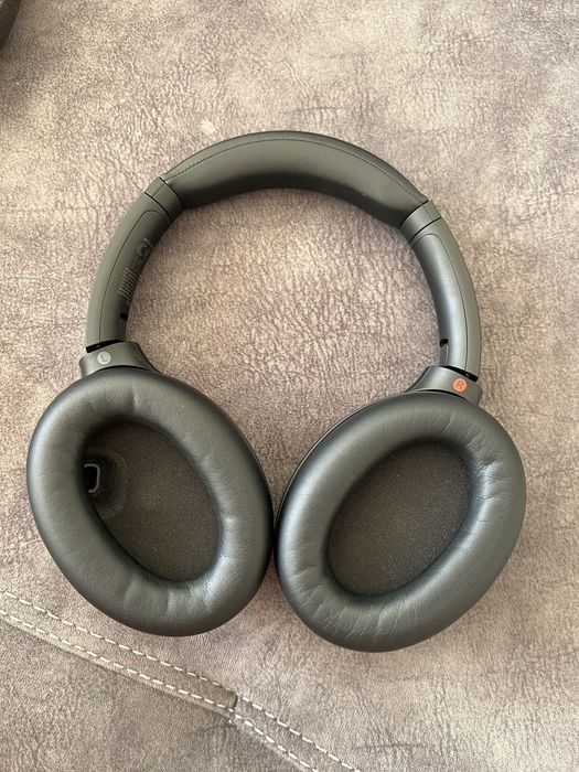 Продаю SONY WH-1000XM4