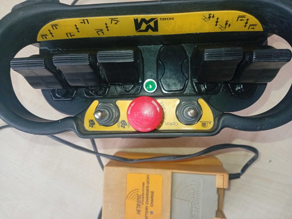 Hetronic , pilot sterowania.