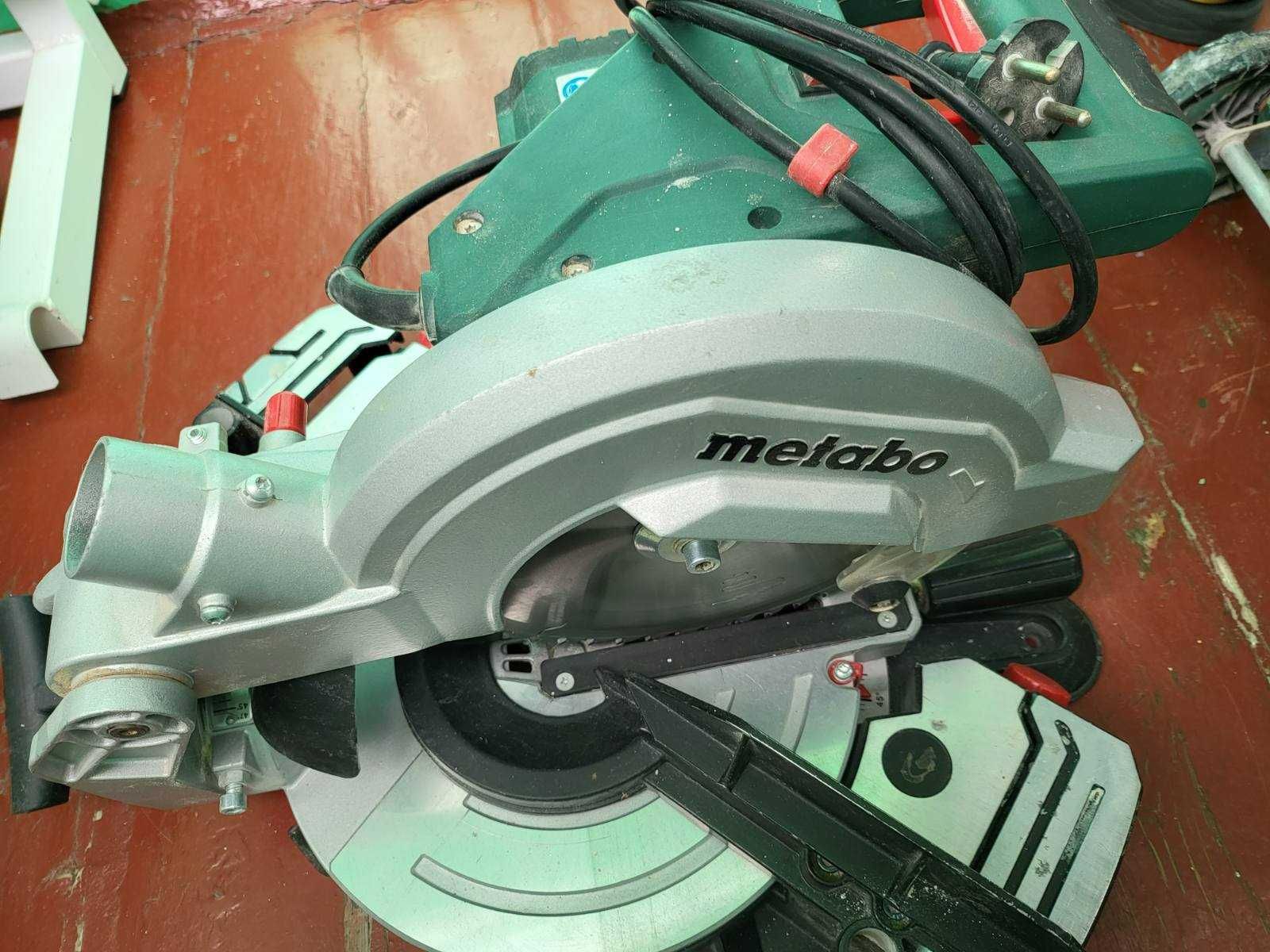 Торцовочная пила Metabo KS 216 M Lasercut