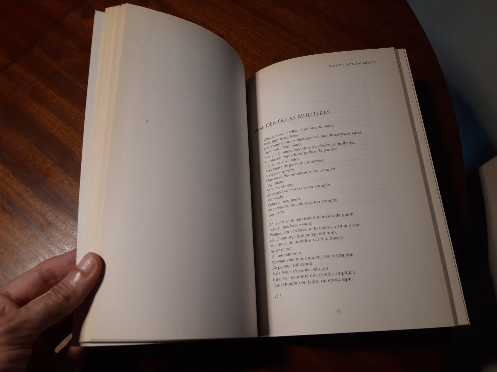 Livro "Poemas" de Políbio Gomes dos Santos