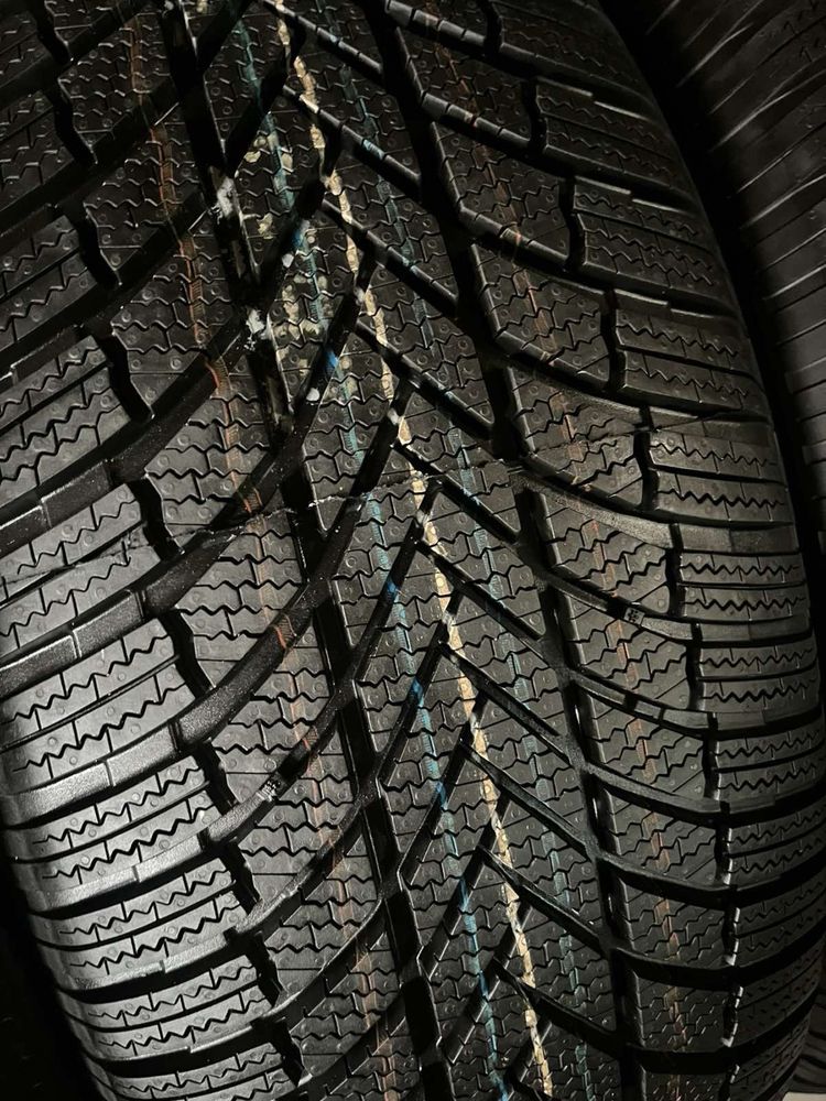 265/60/18 R18 Bridgestone Blizzak LM005 4шт нові зима