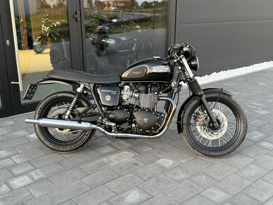 Triumph Bonneville T100 z 2015r Niemcy piekny ksiazki serw