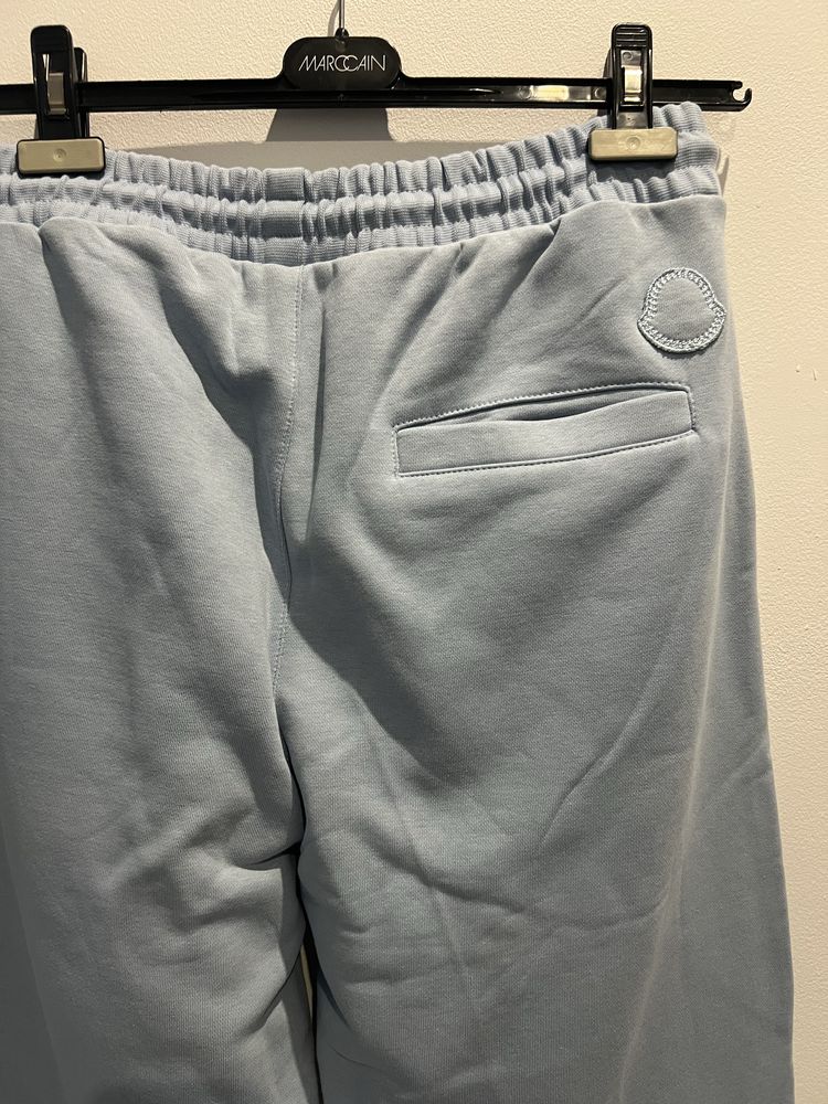 Dres błękitny z napisem Moncler