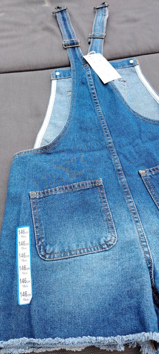 Nowe ogrodniczki jeansowe Reserved w rozmiarze 146