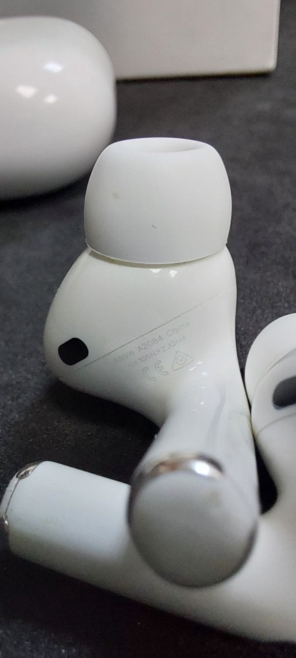 Apple AirPods Pro (A2084)