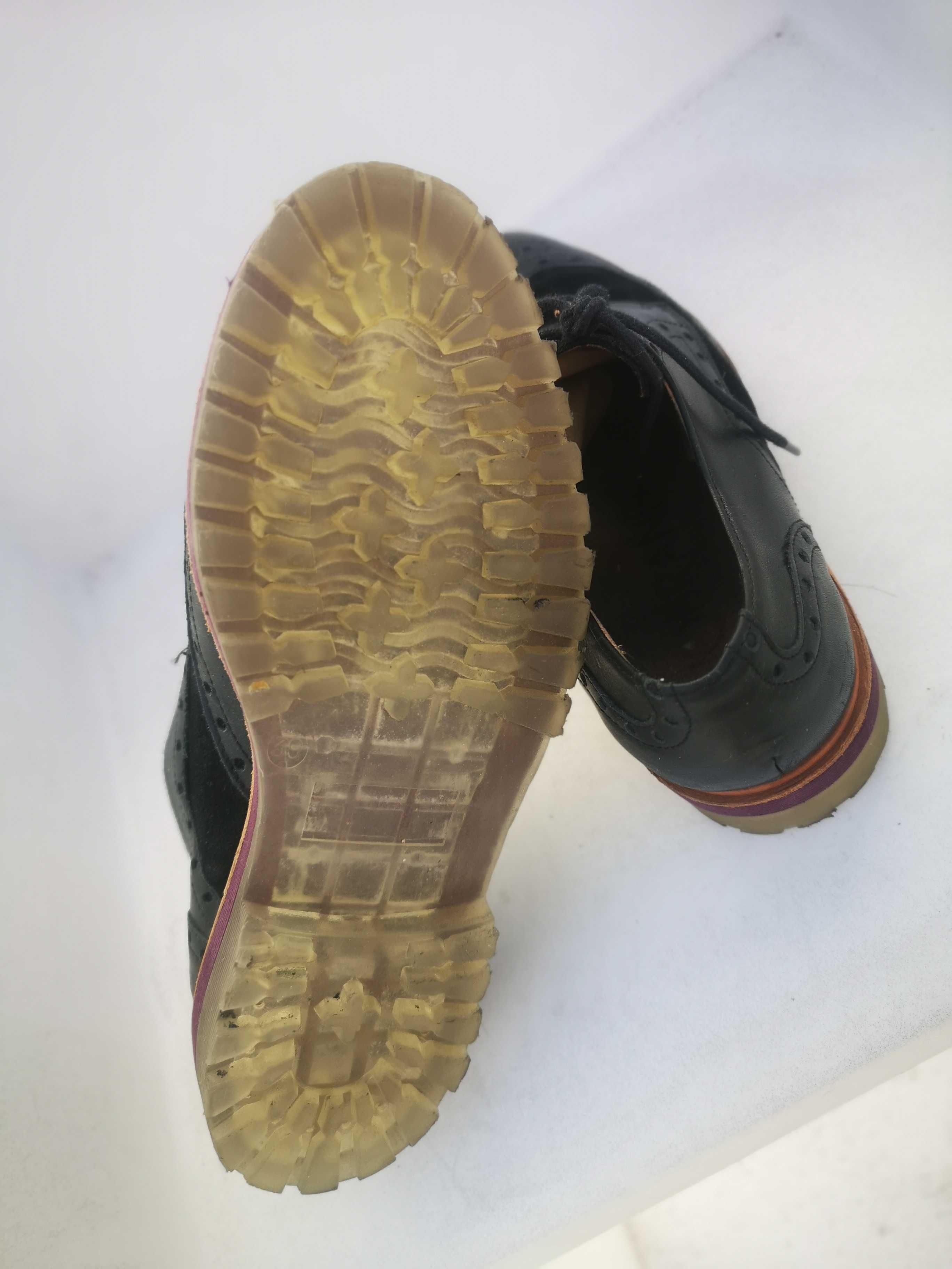 Sapatos Chelsea Oxford preto em pele verdadeira