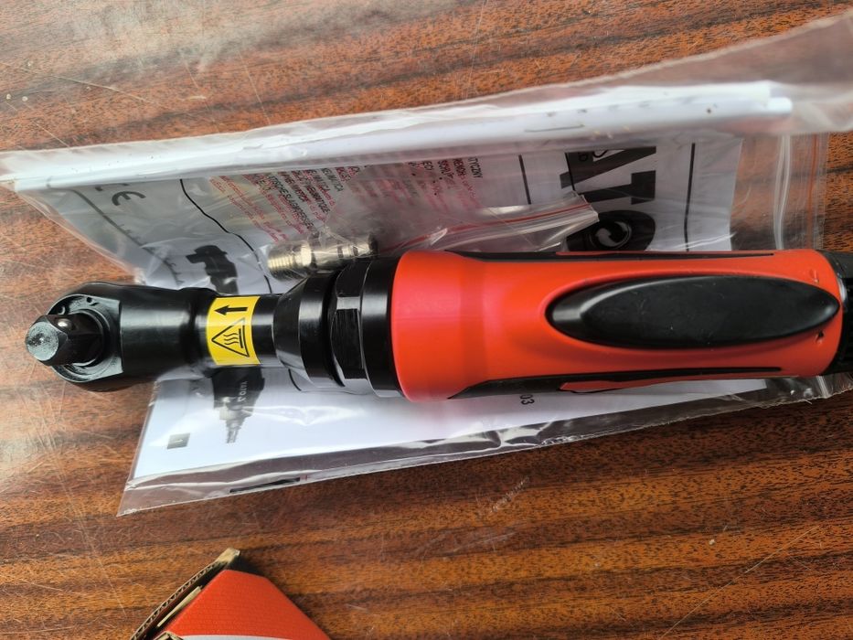 Ключ тріщотка пневматична Yato 09803 нова