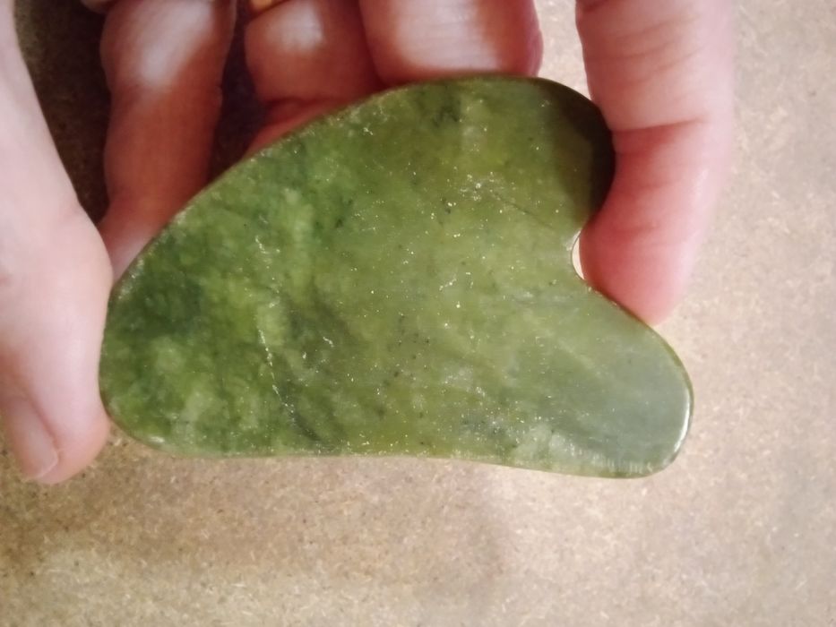 Raspador de Gua Sha Jade Verde - Novo