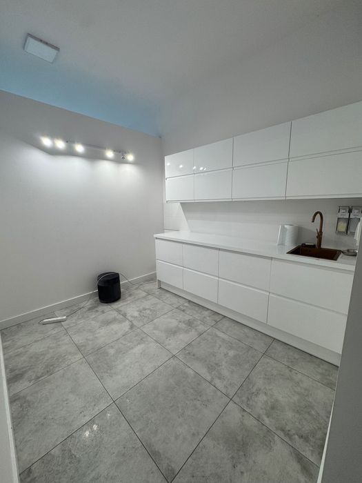 Sprzedam meble kuchenne/ do gabinetu kosmetycznego/lekarskiego