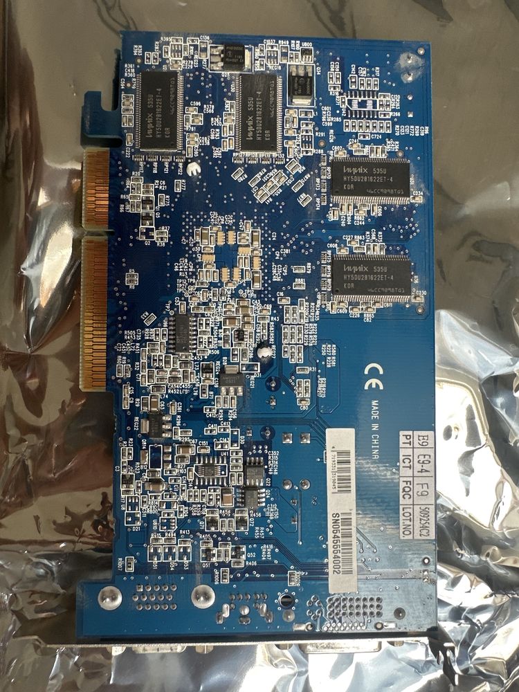 ATI RadeonTM 9550 VPU GV-R955128D retro