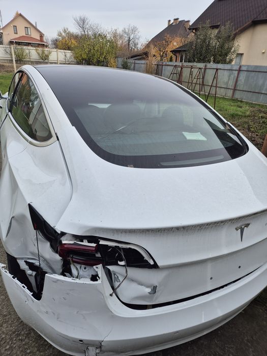 Продам тесла модел3