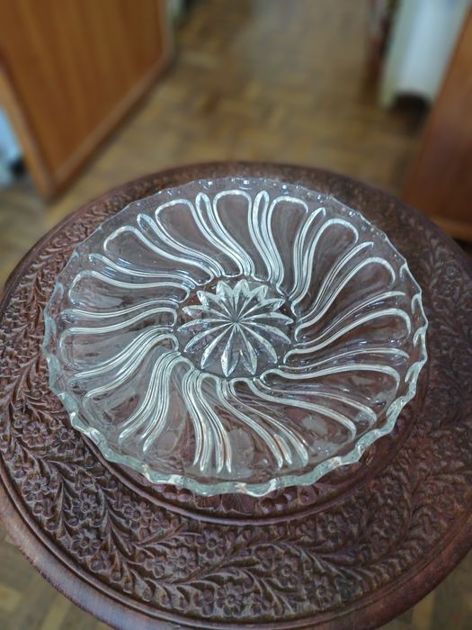 Prato em vidro trabalhado