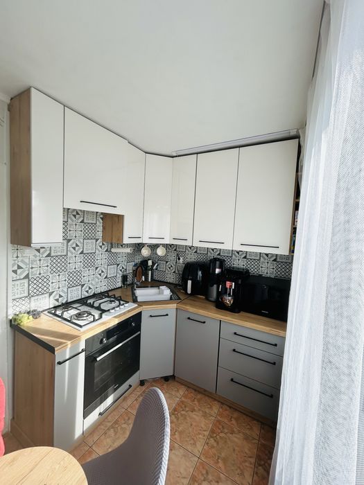 Sprzedam 3-pokojowe mieszkanie+ balkon+ pjwnica, ul Koszyka