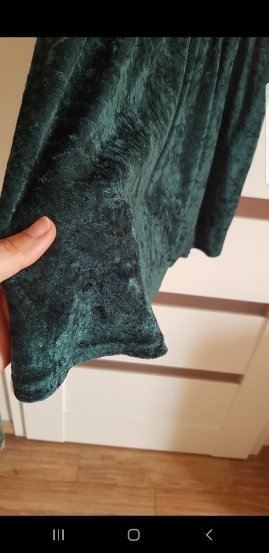 Sukienka zielona welurowa  rozkloszowana 38