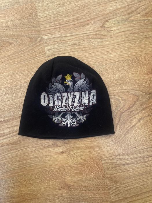 Czapka z motywem patriotycznym