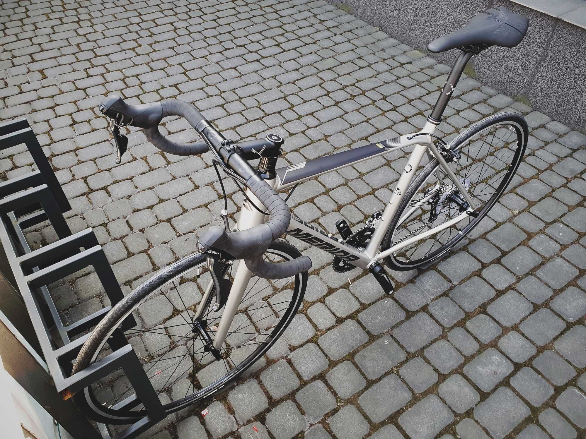 Merida Scultura 200, roz. S/M (52cm), 9, 275 kg,Shimano Sora,2019 -15%