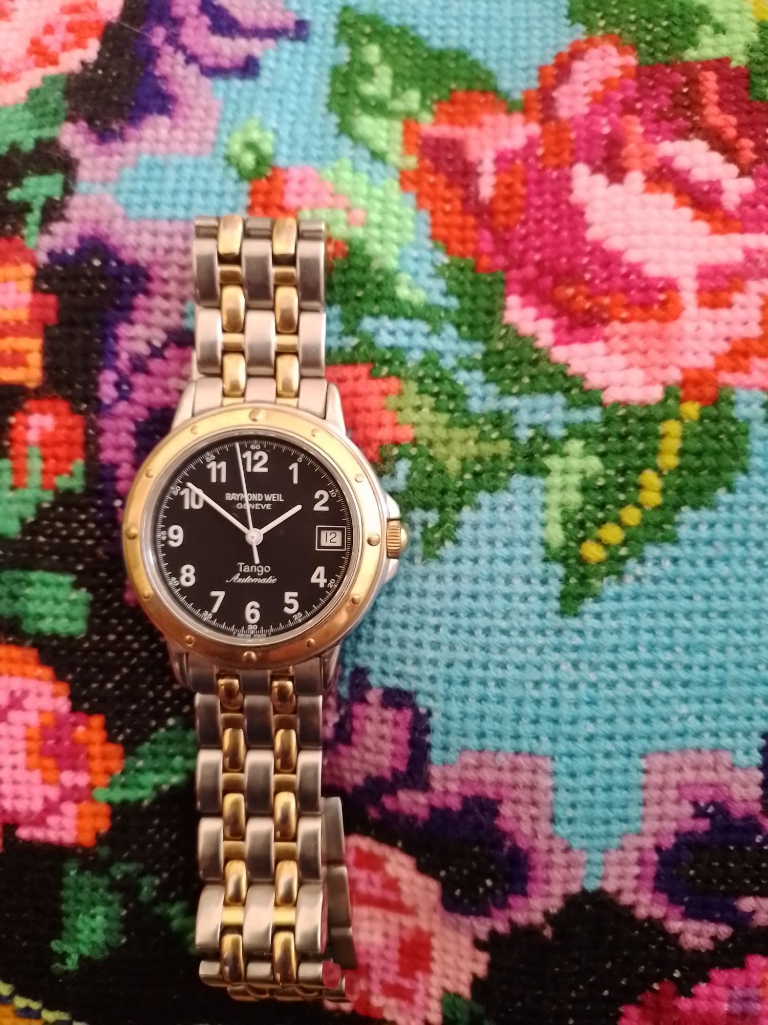 Продаю швейцарськиє  часи RAYMOND WEIL
