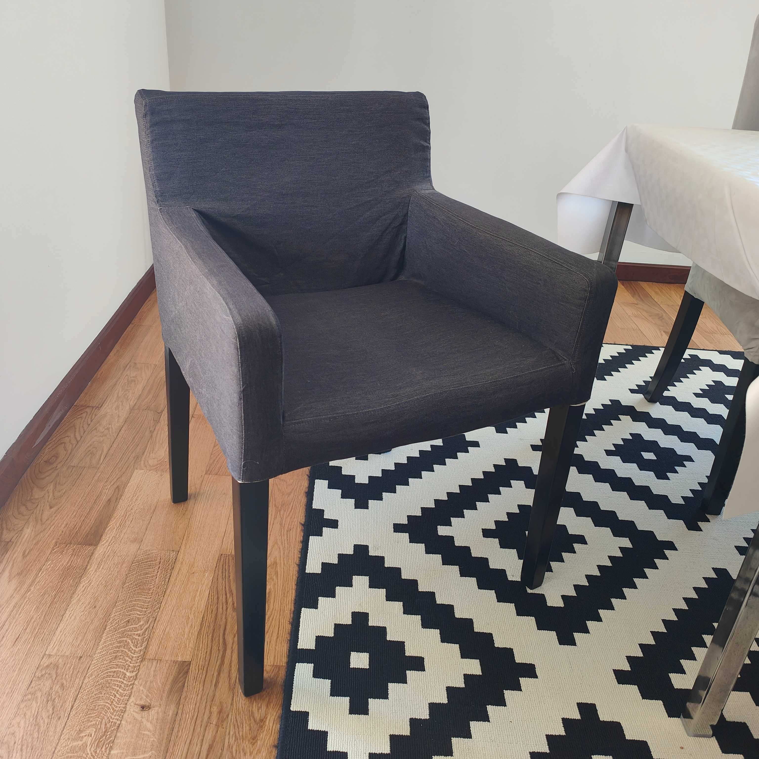 Conjunto 6 cadeiras: 4 Cadeiras e 2 cadeirões Ikea