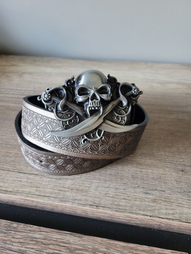 Nowy pasek skórzany metalową trupią czaszka y2k Alternativ Unisex