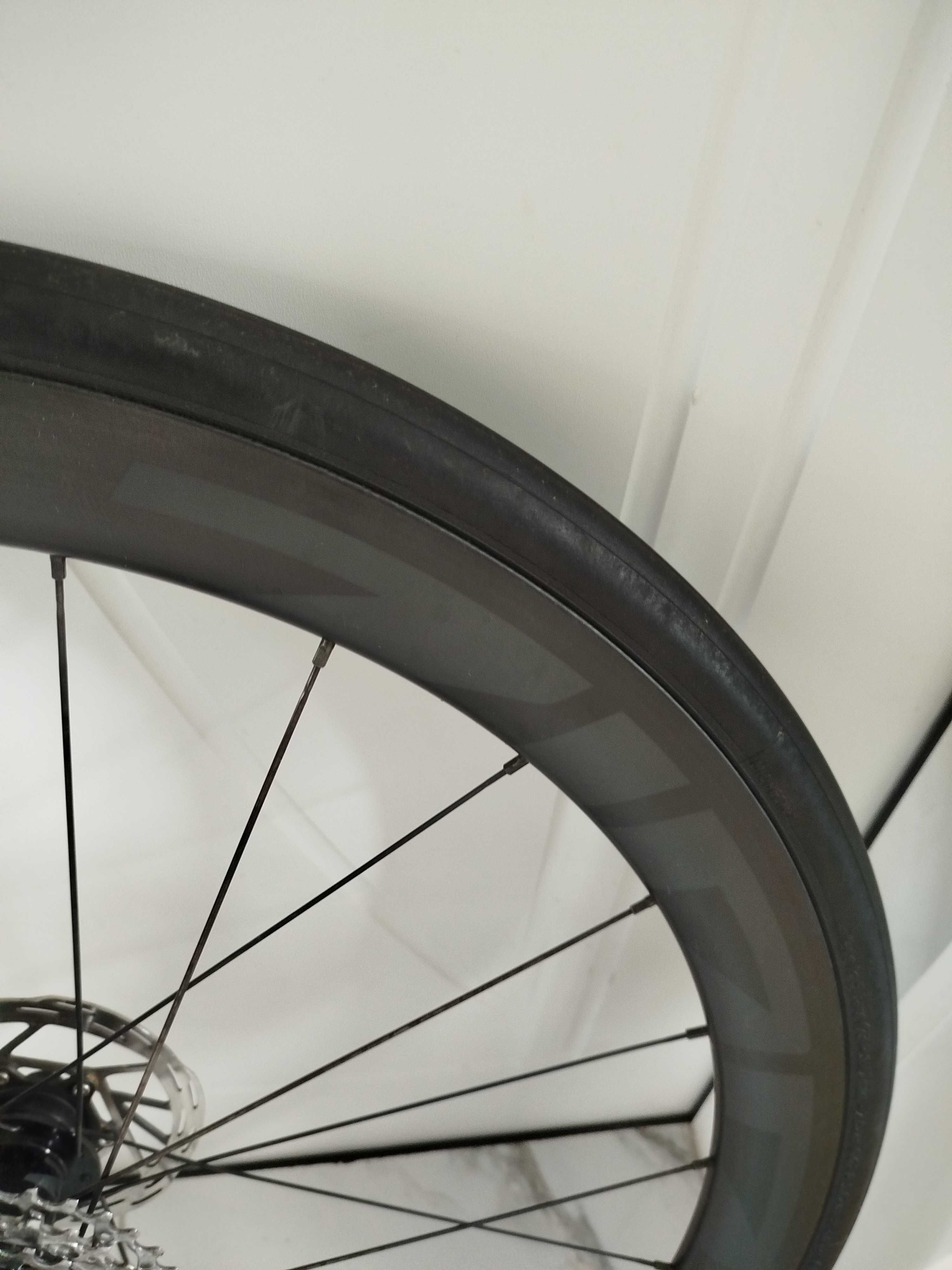 Koła karbowane Zipp 303s