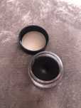 Base de sombra preta NYX