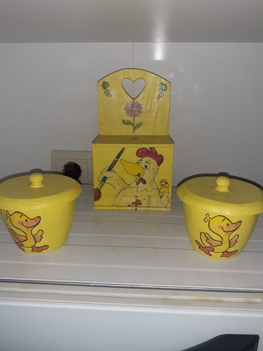 Decoração saleiro e 2 potes pequenos em madeira amatelis