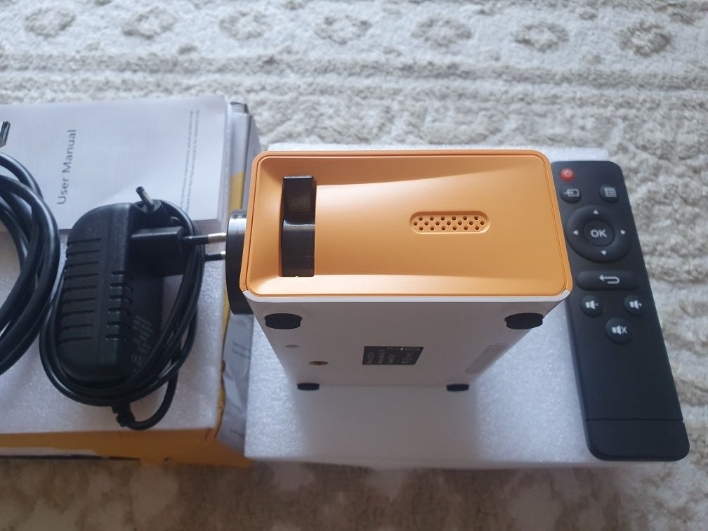 Projetor Full HD 1080p com HDMI – Negociável