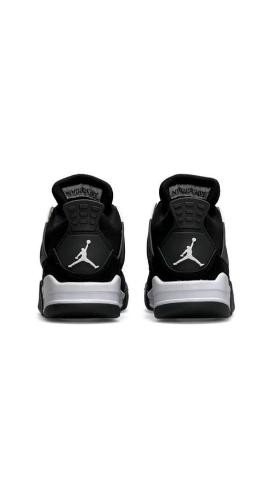 Чоловічі кросівки Nike Air Jordan 4 Black White