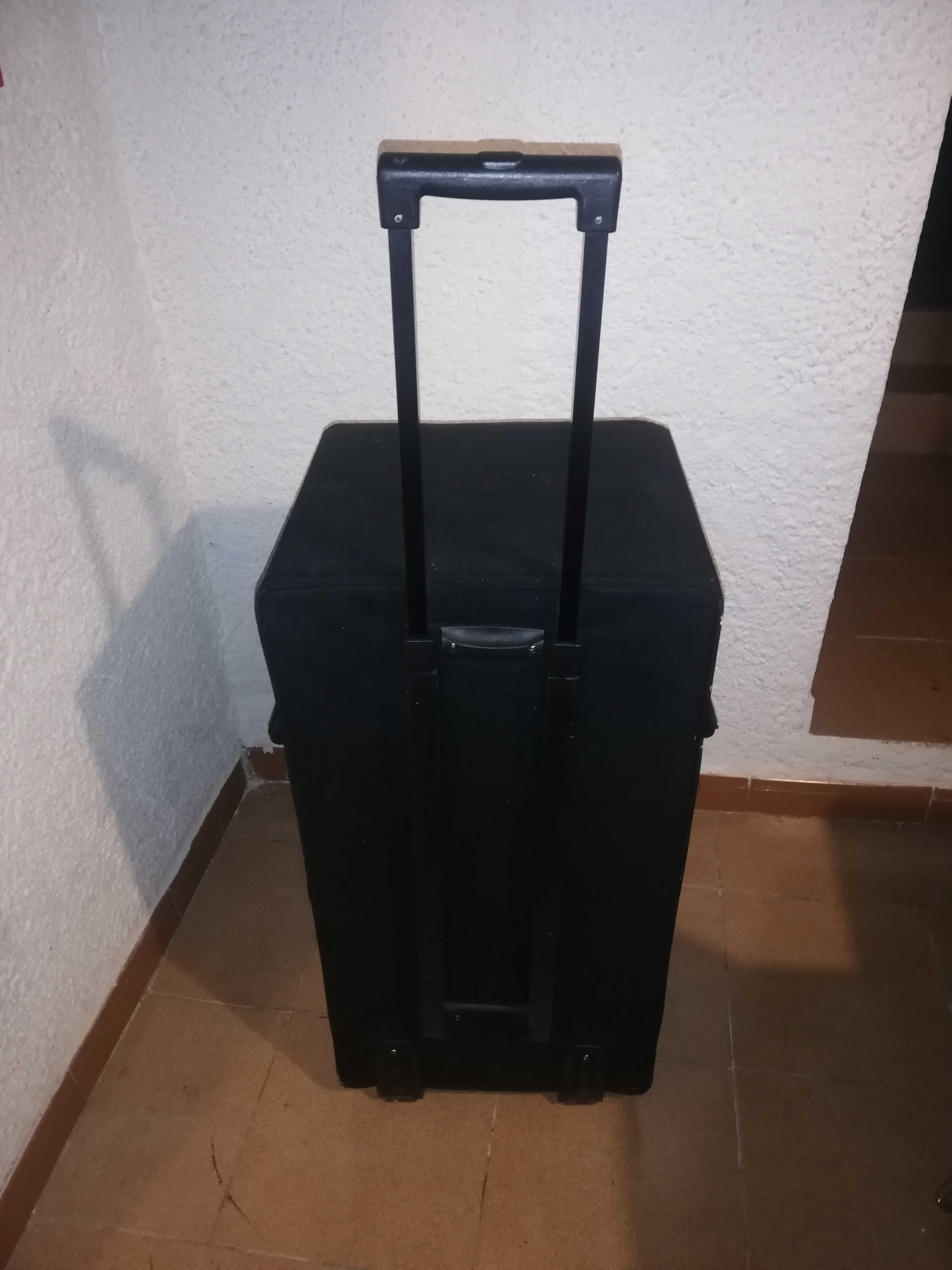 Case da Gator para combo guitarra / baixo ou equipamentos de DJ