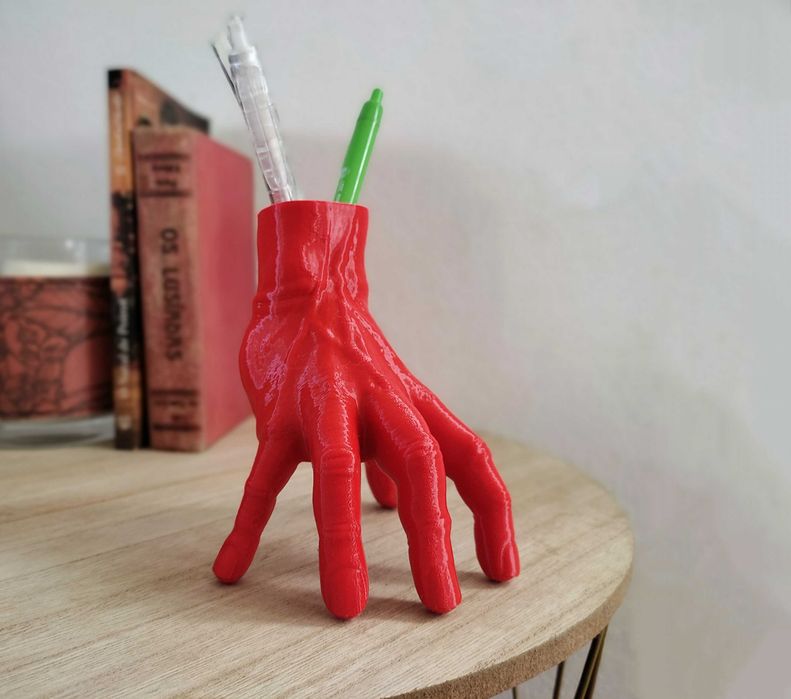 Mão porta canetas