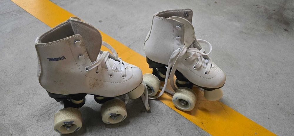 Vendo patins de criança