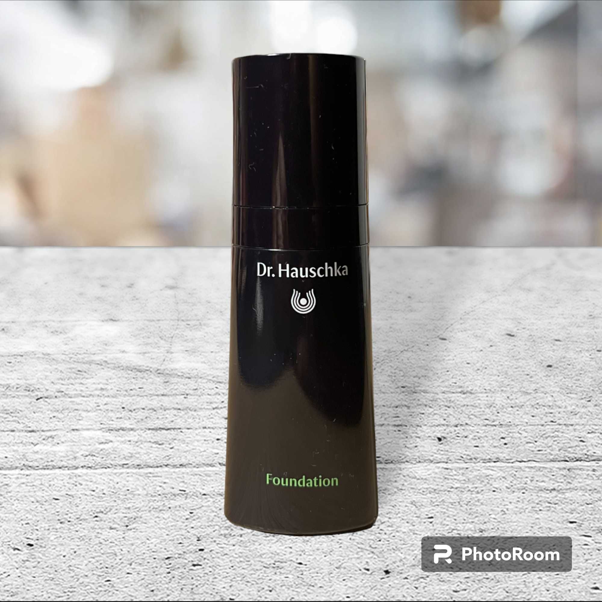 Dr. Hauschka Podkład/fluid odcień 002 Pine