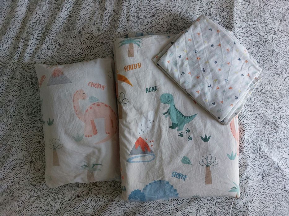 Kołdra poduszka i 2 x pościel niemowlęca