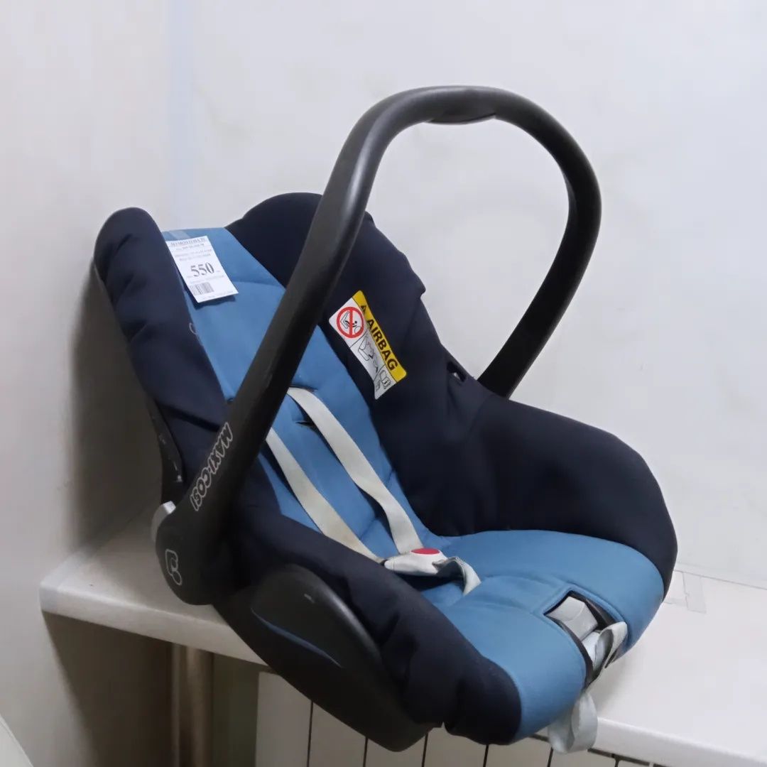 Автокресло Maxi Cosi 
Цена 1000 грн