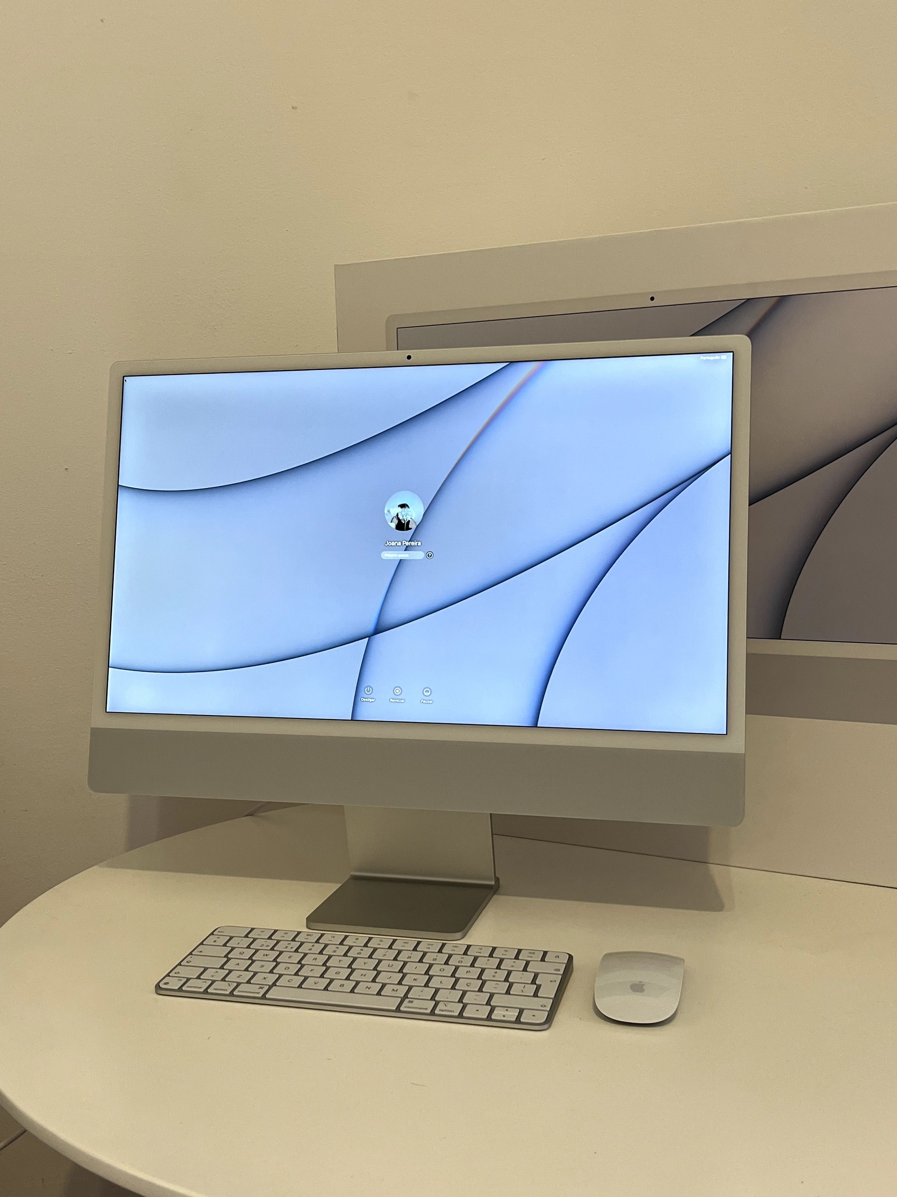 iMac 4.5K 24'' M1 8 GB / 256GB SSD / GPU 7-core Prateado