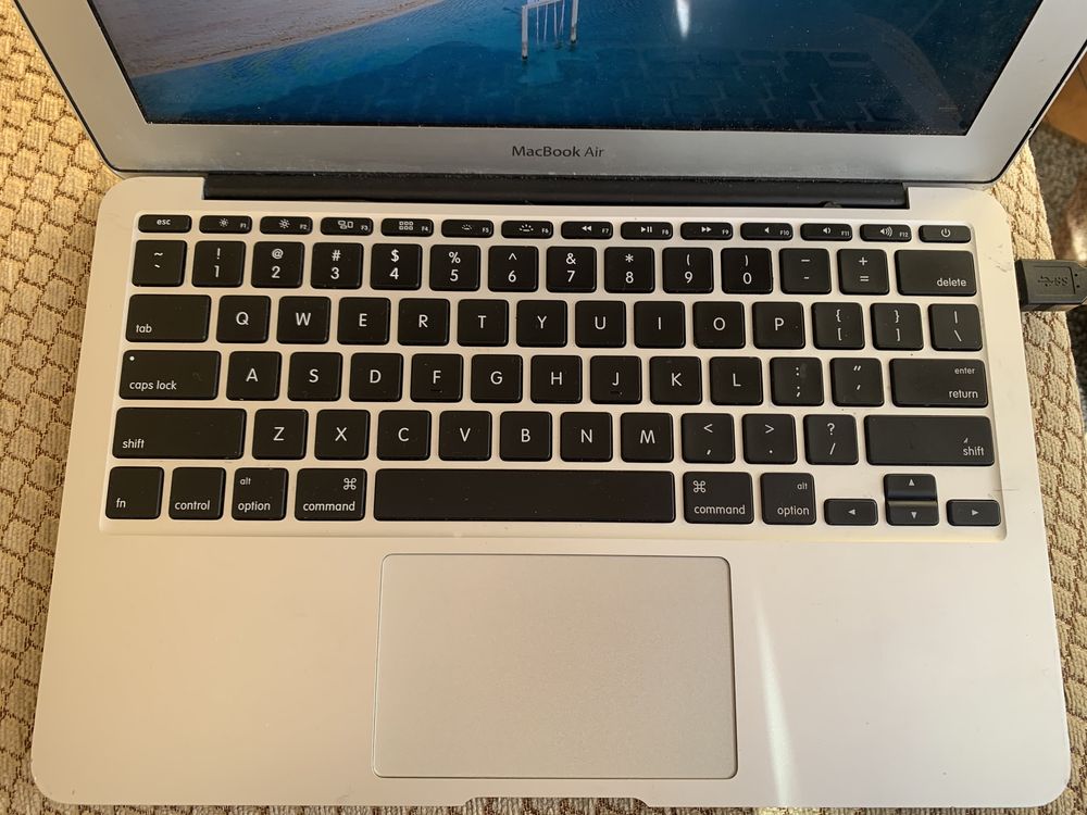 MacBook Air 11 2015 i5 128gb