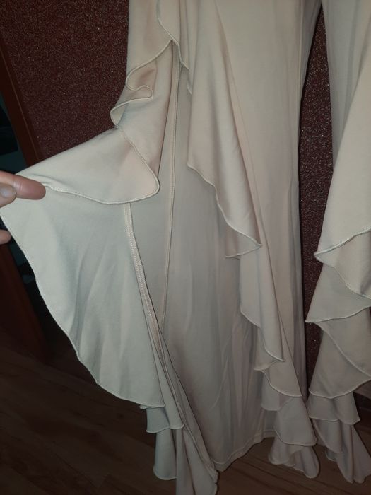 Spodnie z rozcięciem z falbankami