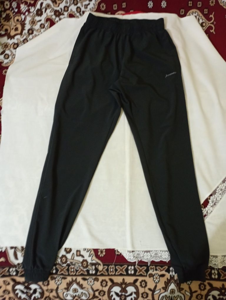 Мужские лёгкие спортивные брюки Nike Dri Fit и Demix, отл. состояние